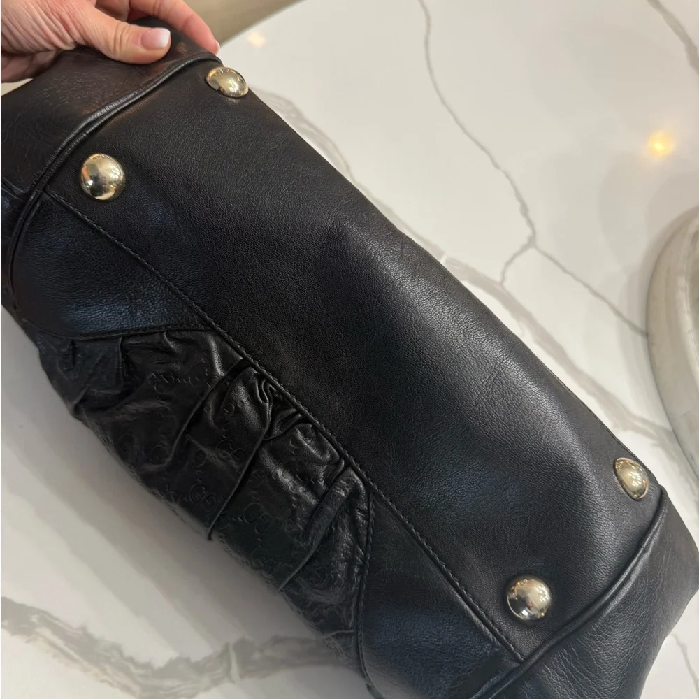 GUCCI Guccissima Leather Shoulder Bag Black Silver Hardware | Authentic - Picture 9 of 13